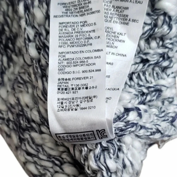 Forever 21 Gray Knit Soft Beanie Hat - Picture 3 of 3